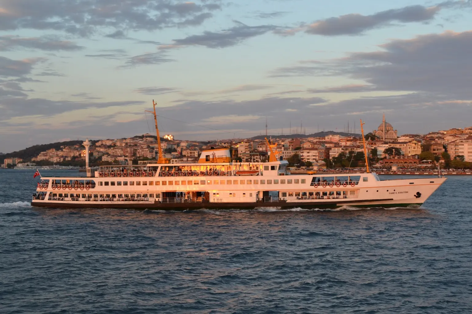 Bosporus-Kreuzfahrten in Istanbul: Preise im Vergleich