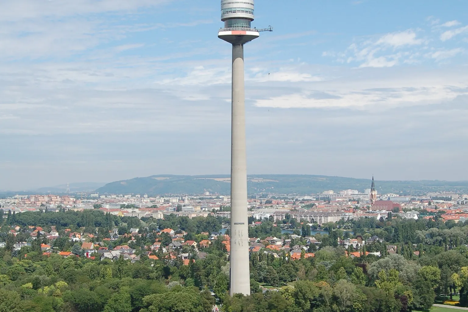 Tickets kaufen Donauturm: Warum Online-Buchung schneller ist