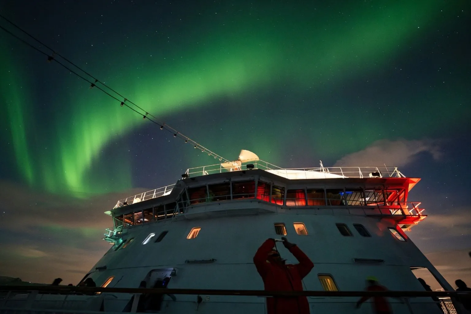 Hurtigruten startet neue Winterroute: Expedition durch Spitzbergen und Nordnorwegen