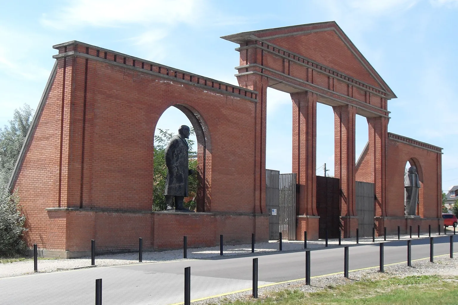 Memento Park Tickets: Online-Kauf oder Tageskasse im Vergleich