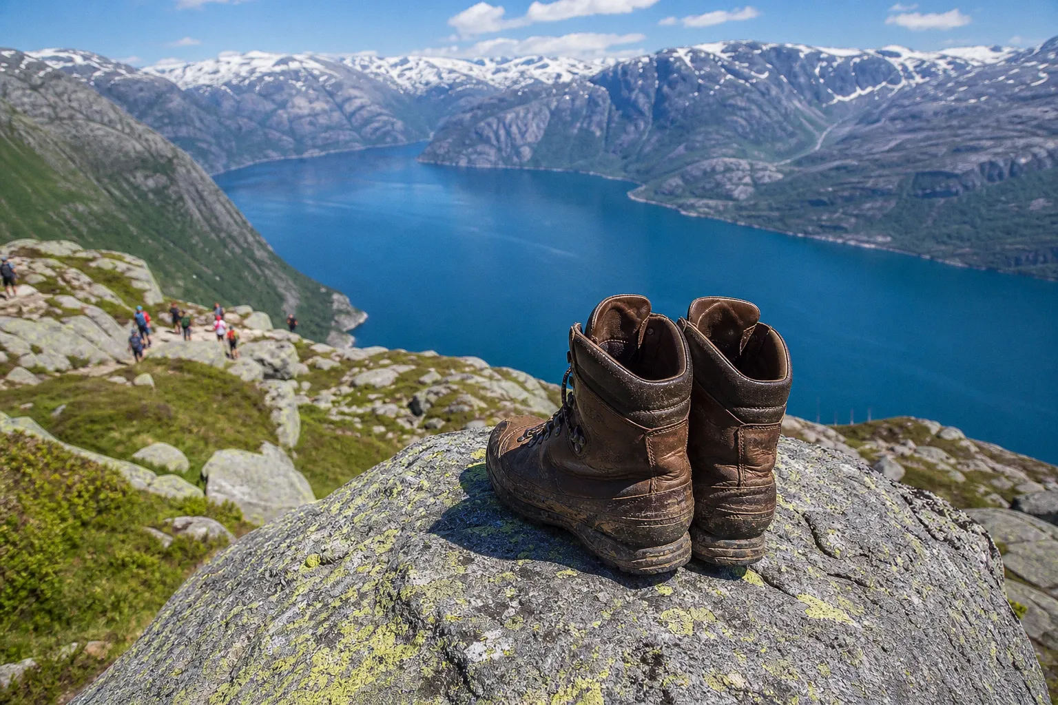 Norwegische Fjorde: Die schönsten Wanderwege für aktive Naturerlebnisse