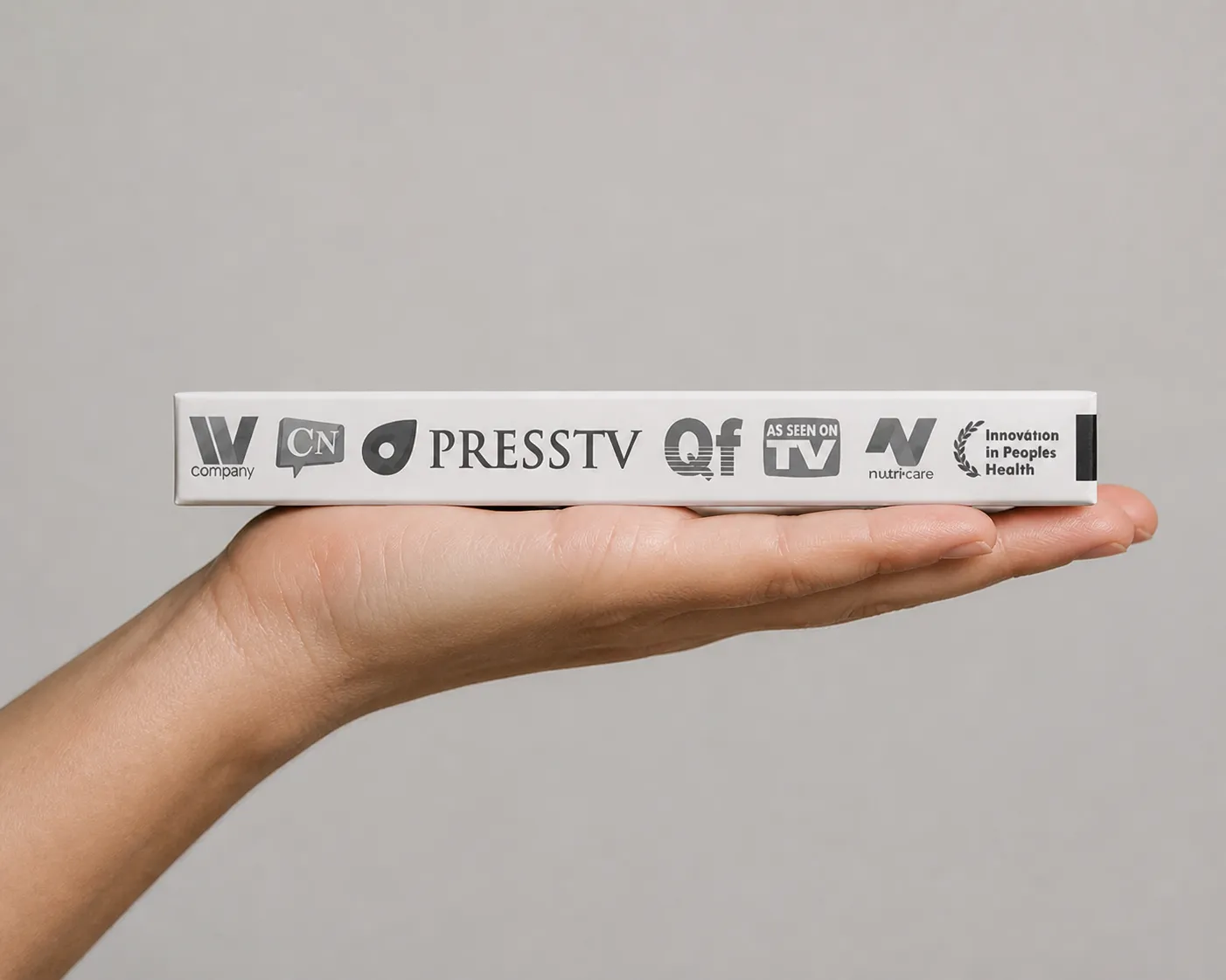 ACUSTAN drops — Verpackung in der Hand